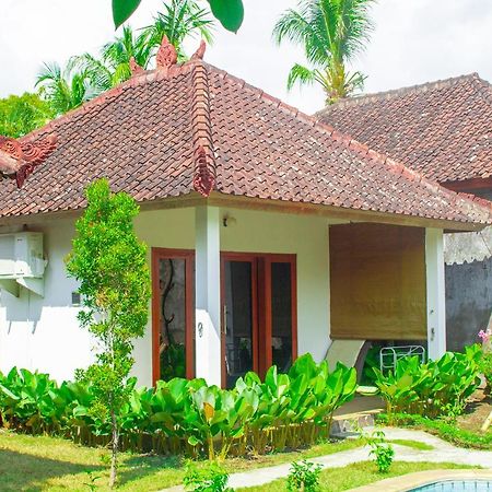 Ocean Sun Homestay Tulamben Esterno foto