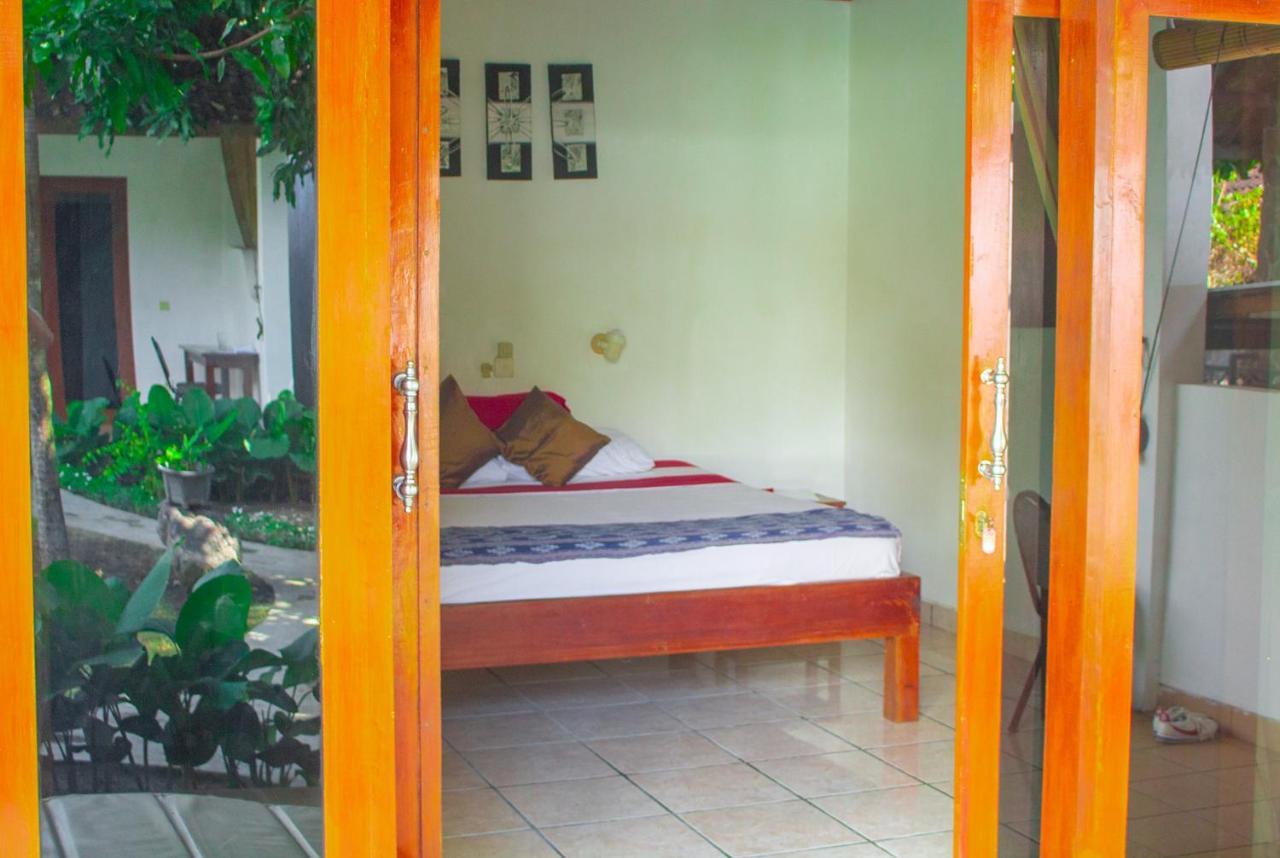 Ocean Sun Homestay Tulamben Esterno foto